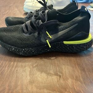 Barely used Nike shoes